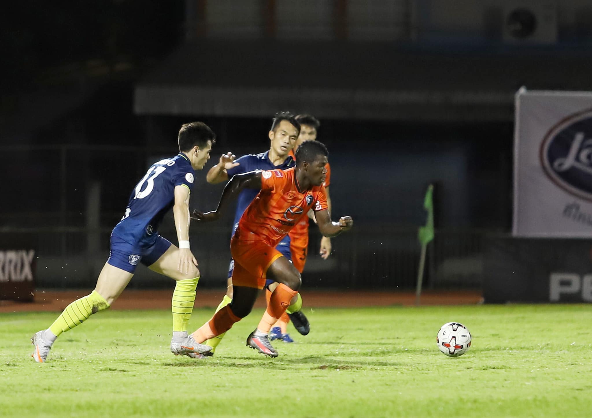 เขี้ยวสมุทรหยุดไม่อยู่ โดนโคราช ไล่เจ๊า 2-2 ประเทศไทย  