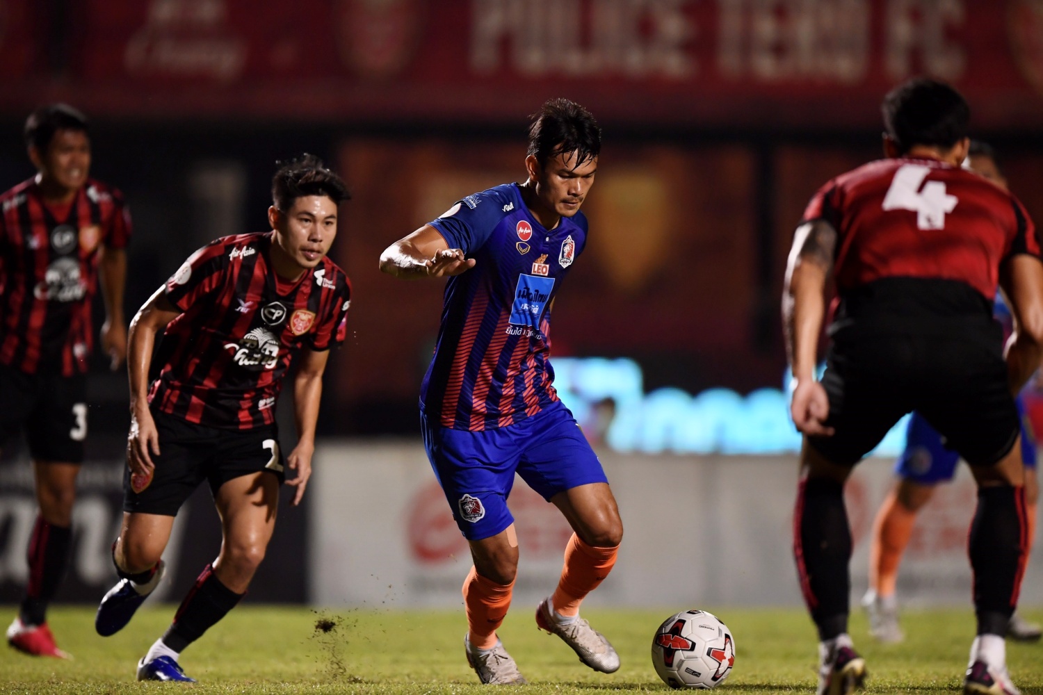 ท่าเรือเมาหมัดบุกโดน เทโร อัด 2-0 ประเทศไทย  