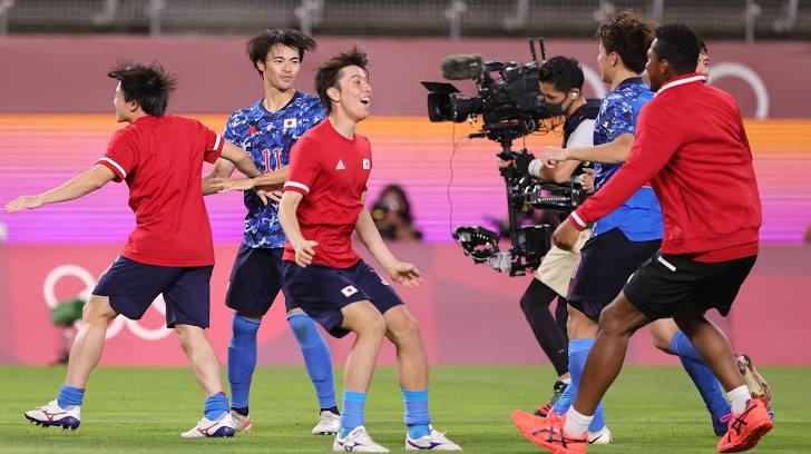 ฟุตบอล โอลิมปิก : ญี่ปุ่น 0-0 นิวซีแลนด์ (ญี่ปุ่นชนะจุดโทษ 4-2) ทีมชาติ  